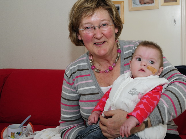 02. Baby Marieke Bos en pgb-hulp Claartje van Leeuwen_XL